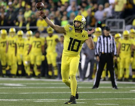 Sep 23, 2023 · No. 10 Oregon outgained Colorado 518 yards to 194 and had 30 first downs to the Buffaloes' 13. The first-half performance was the showstopper, as Lanning's team scored 35 points with ease and held ... 